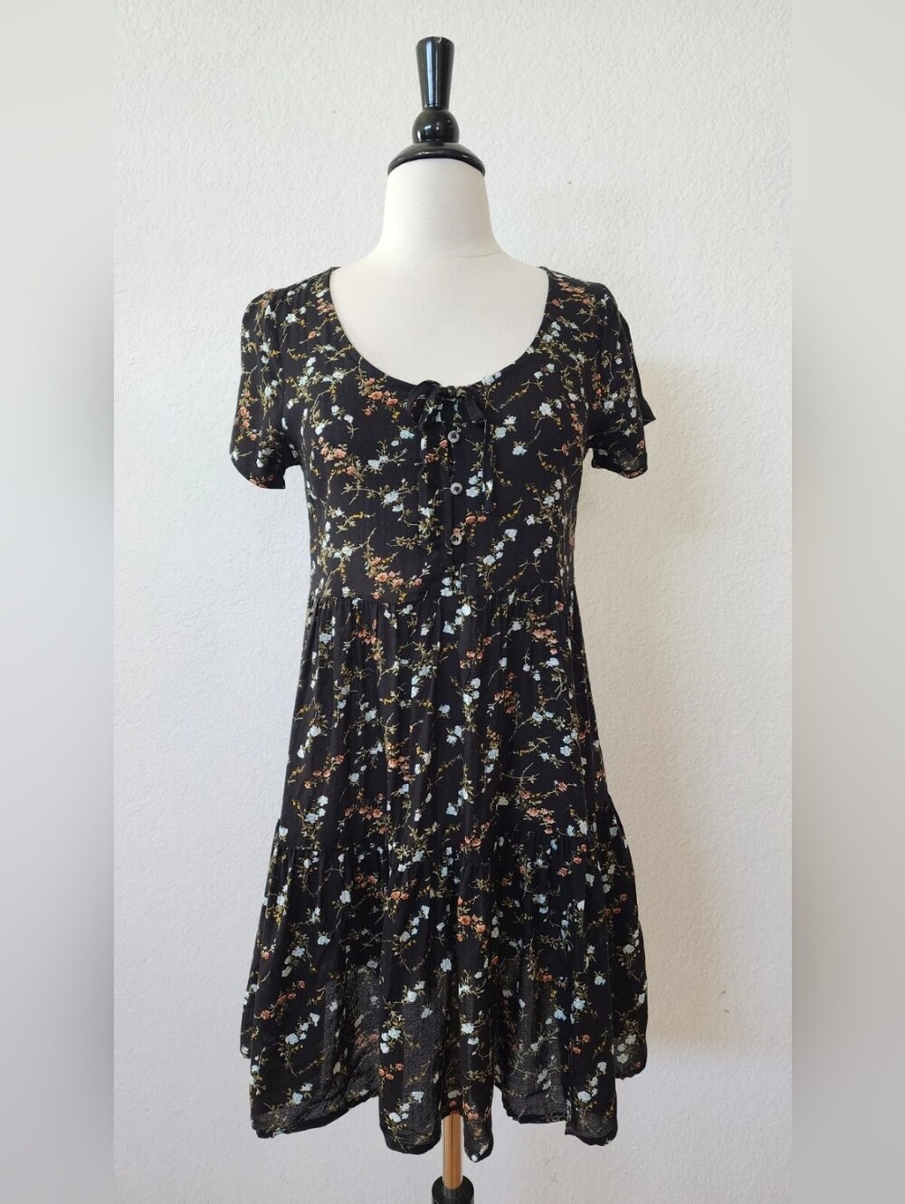 Black Floral Tiered Short-Sleeve Dress
